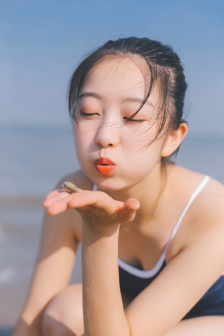 小嘴巴想吃棒棒